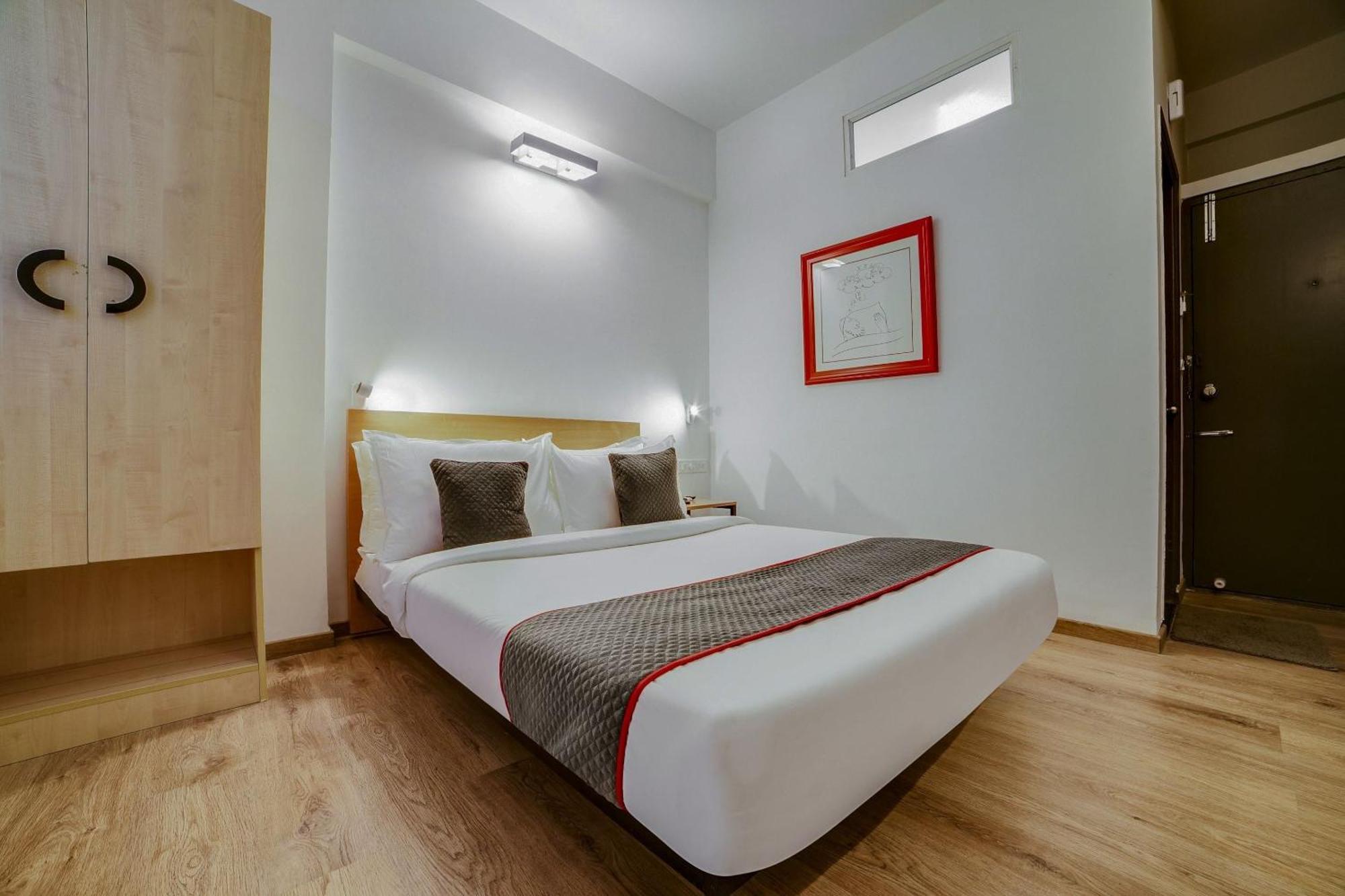 Townhouse Sarvar Hospitality Near Ascendas Park Square Mall Bengaluru Kültér fotó