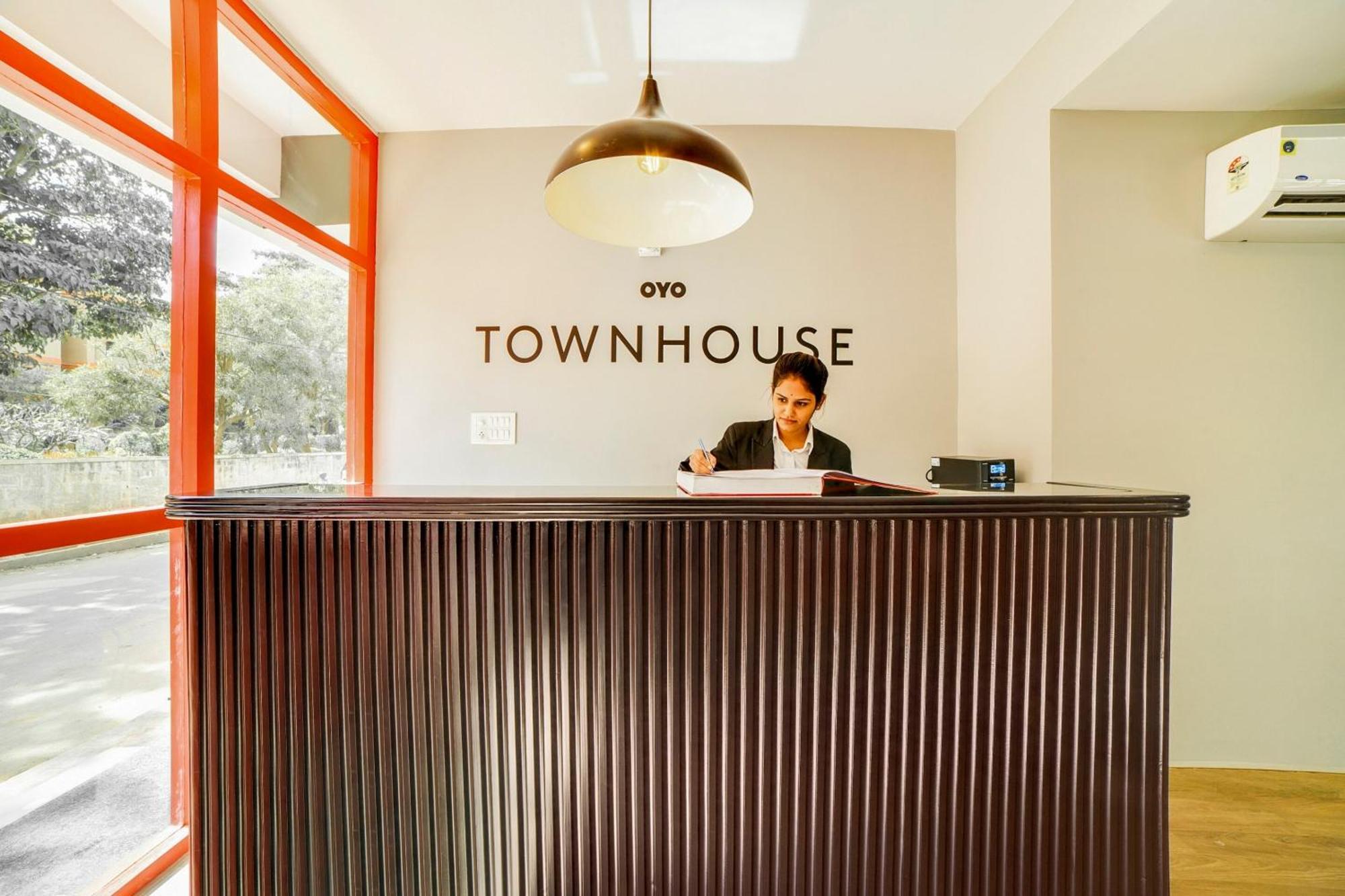 Townhouse Sarvar Hospitality Near Ascendas Park Square Mall Bengaluru Kültér fotó