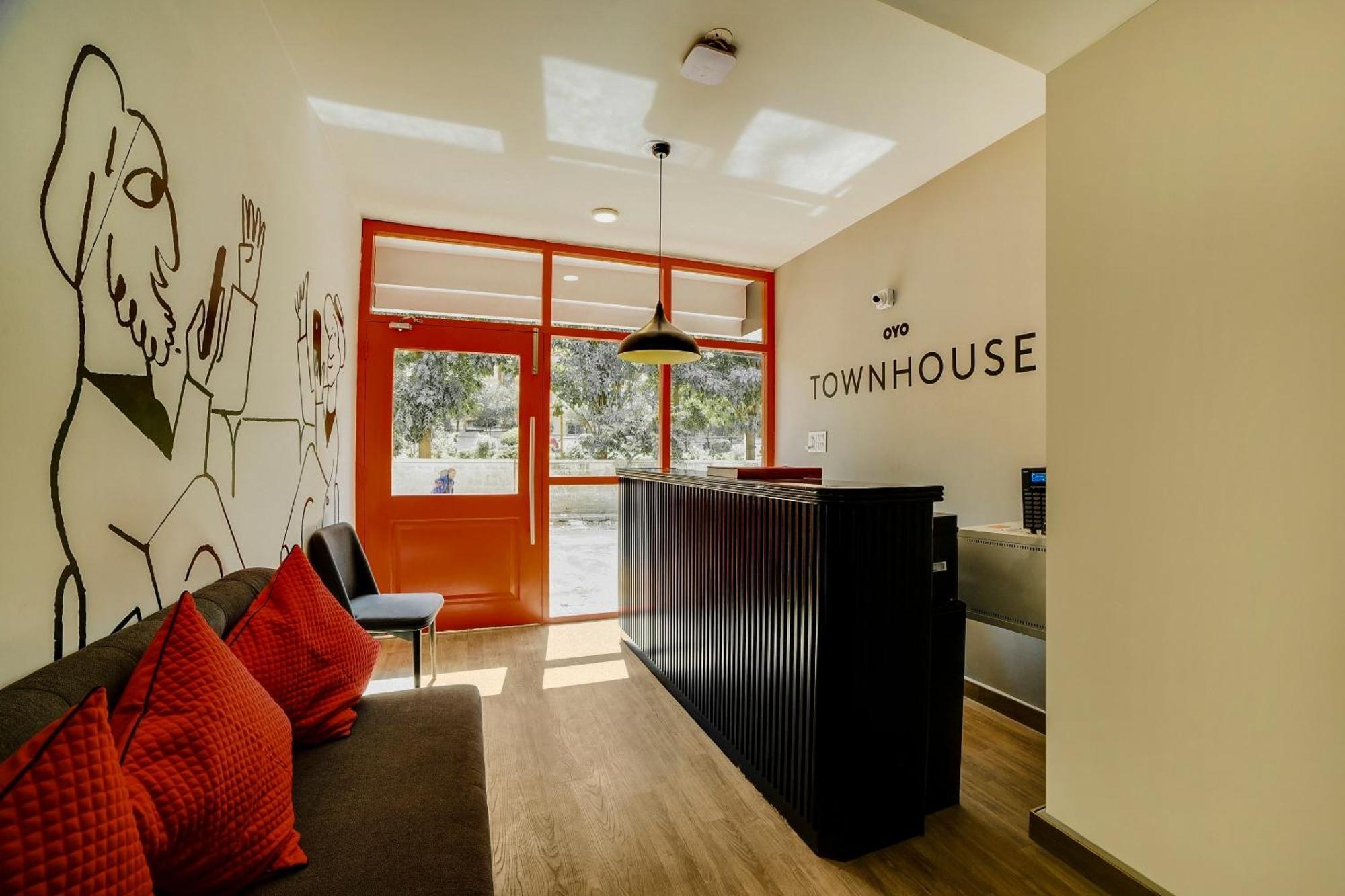 Townhouse Sarvar Hospitality Near Ascendas Park Square Mall Bengaluru Kültér fotó