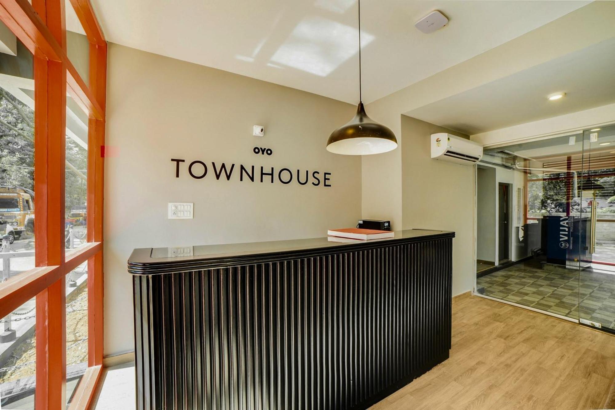 Townhouse Sarvar Hospitality Near Ascendas Park Square Mall Bengaluru Kültér fotó